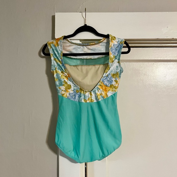 LuckyLeo Flight Leotard - Picture 2 of 2